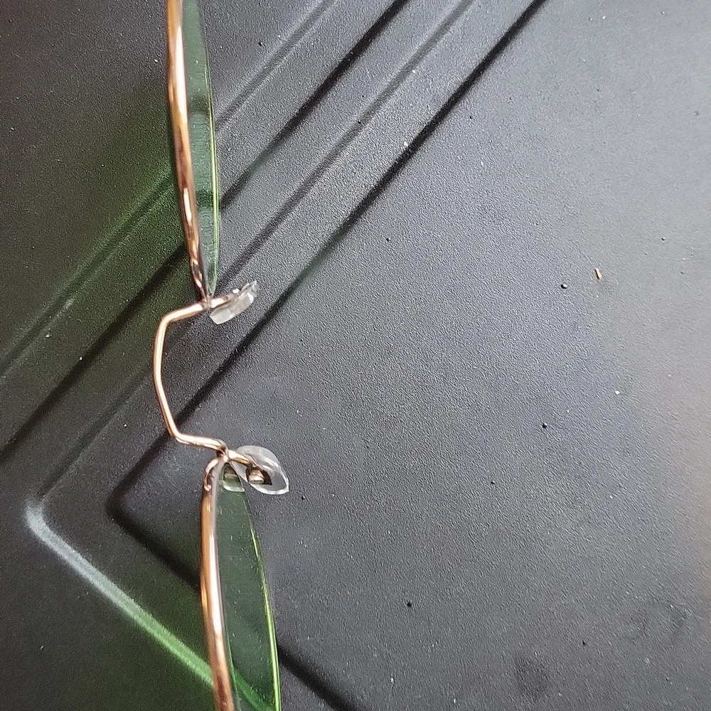 Gold Round Sunnies - Picture 4 of 9